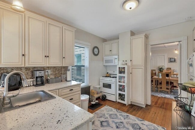 Building Photo - 26 Burtis Ave