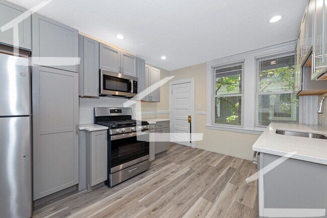 Building Photo - HOT BRIGHTON LISTING!!!!
