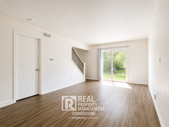 Foto del edificio - Spacious 2BR Townhome in Gull Lake Schools | Dog Friendly