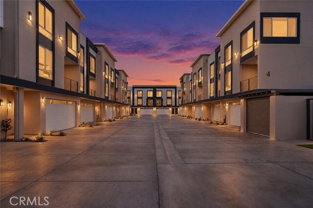 Building Photo - 9613 Juniper Ave