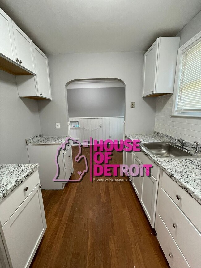 Foto del edificio - 3 BEDROOM | 1 BATH | FREE PRE SCREEN