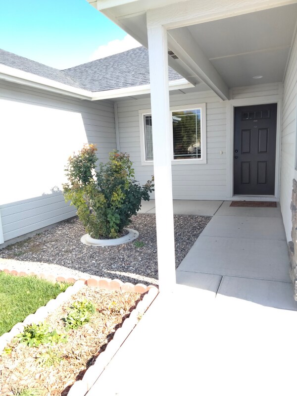 Building Photo - 841 Gregory Way