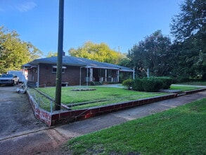 Building Photo - 206 S 580