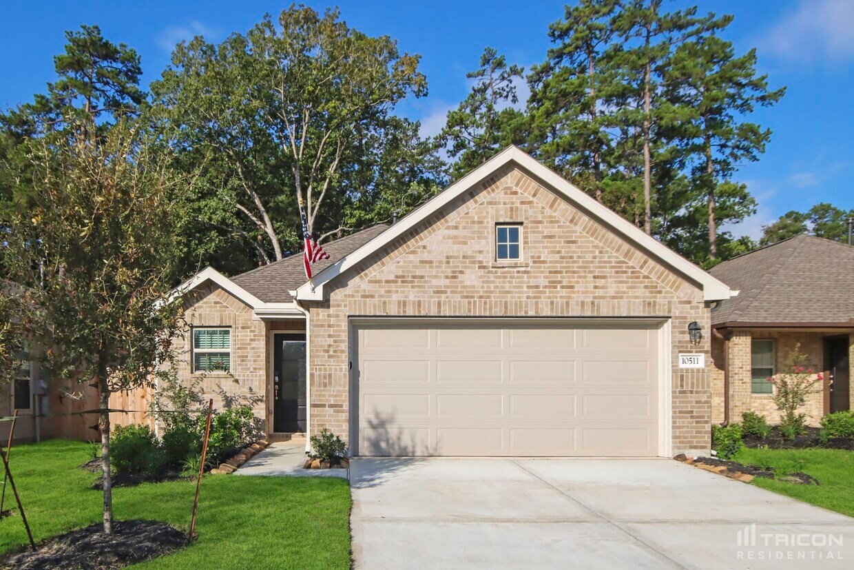Primary Photo - 10511 Pineland Dr