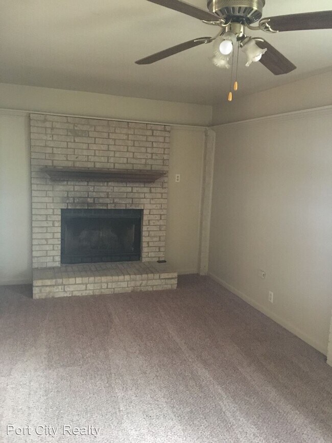 Building Photo - 3 br, 1.5 bath House - 6341 Tierra Dr.