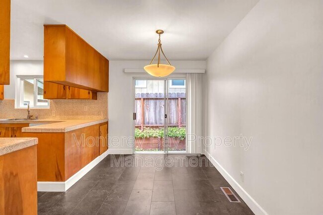 Building Photo - 1215 Lawton Ave