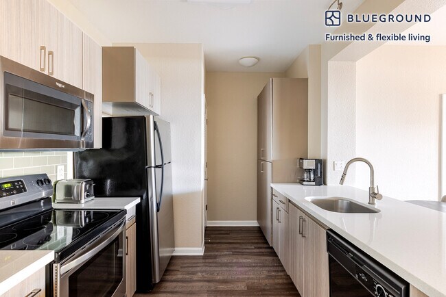 Foto del edificio - 5684 Bay St