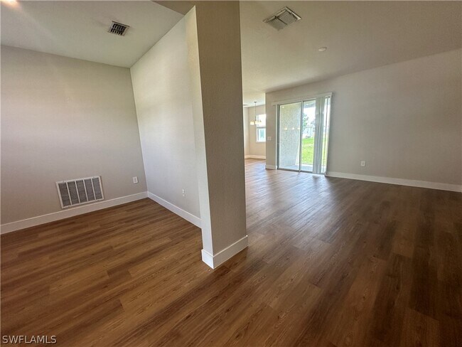 Building Photo - 4009 NE 19th Pl
