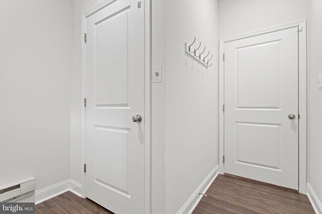 Building Photo - 7086 Executive Way