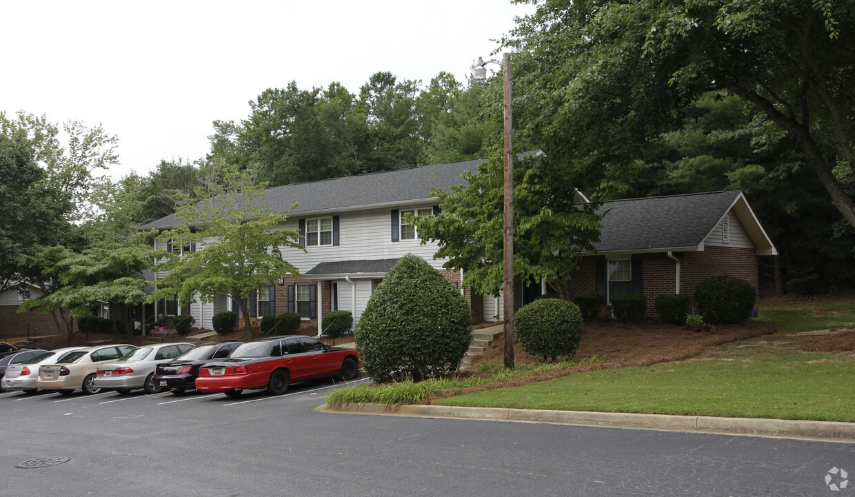 Primary Photo - Oakvale Apartments