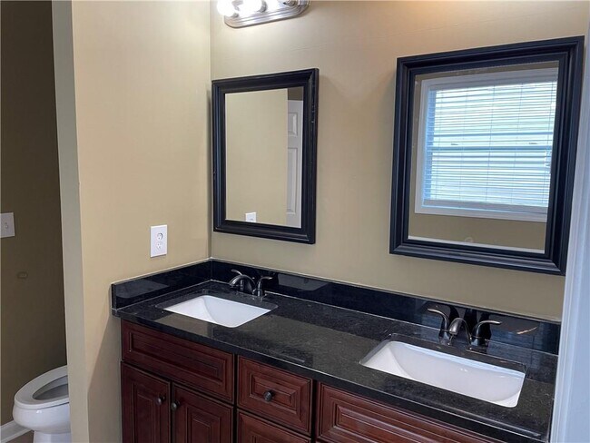 Foto del edificio - 2792 Briaroak Dr