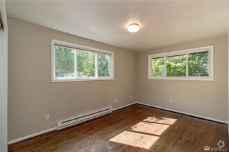 Building Photo - 16446 SE 35th St
