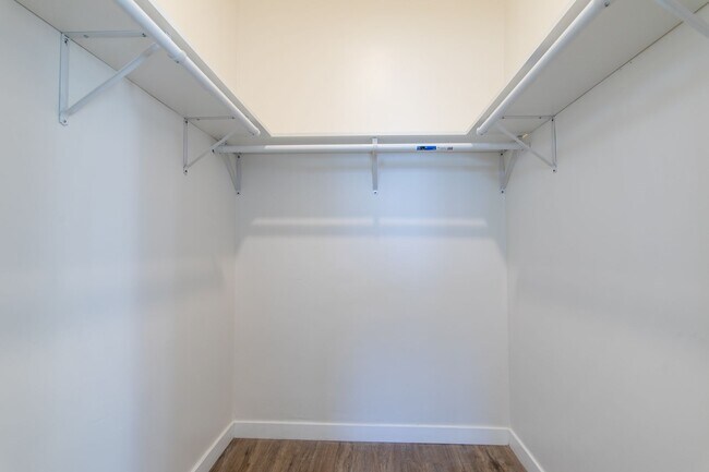 Interior Photo - Mariposa II