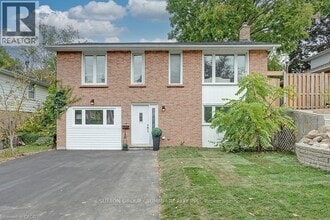Building Photo - 16 Upper Canada Dr