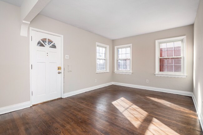 Foto del edificio - 2329 Brown Rd