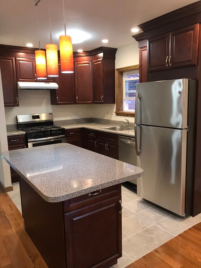 Foto del edificio - 405 W 263rd St