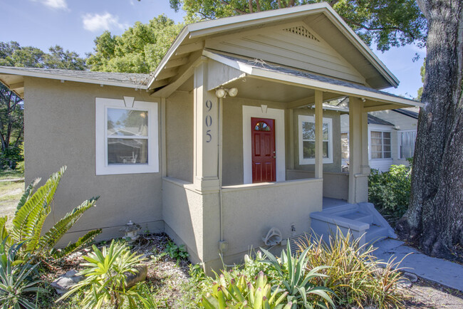 Front Door - 905 Plaza St