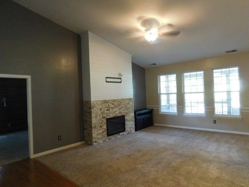 Building Photo - Three Bedroom Rancher Great Hanover Location
