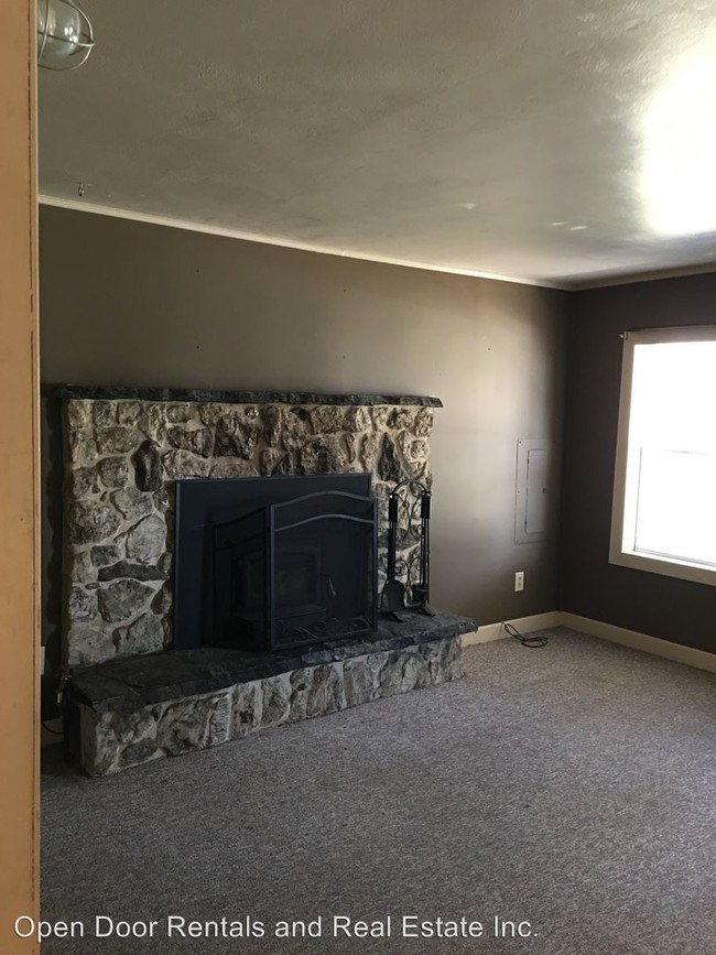 Building Photo - 3 br, 1 bath House - 12815 Clay St