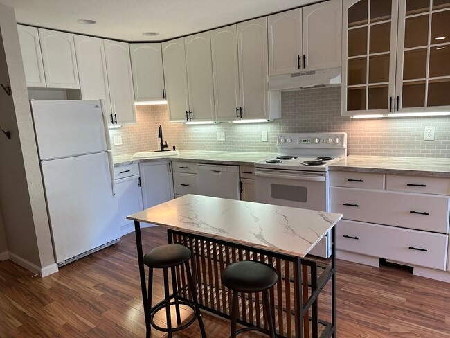 Kitchen - 3035 Oneal Pkwy