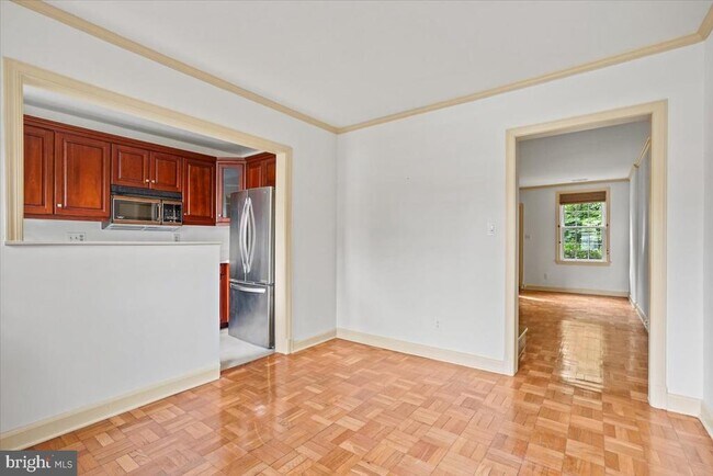 Building Photo - 1400 S Edgewood St