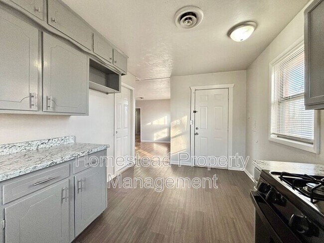 Foto del edificio - 1524 NE 29th St