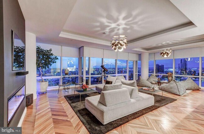 Foto del edificio - 300 International Drive