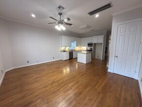 Building Photo - 1108 W 22nd St