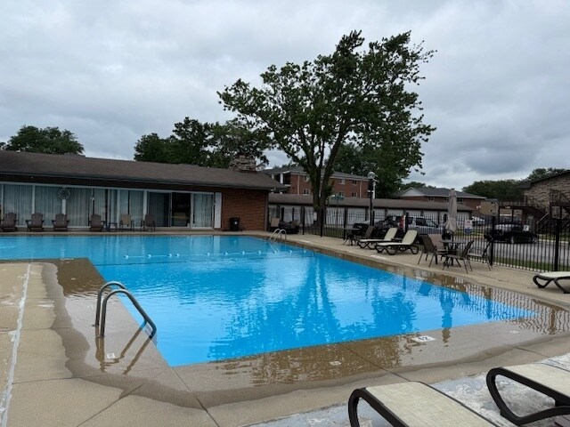 Foto del edificio - 1810 W Hatherleigh Ct