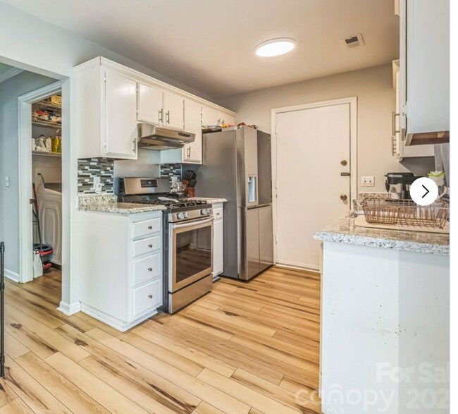 Foto del edificio - 8917 Sweet Sage Ln