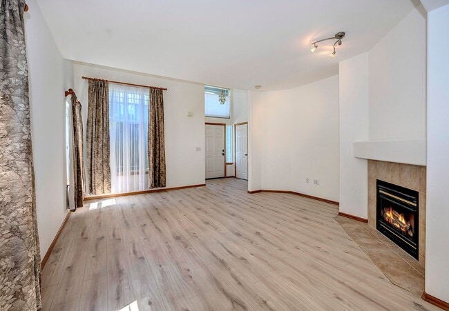 Foto del edificio - Lynnwood Two Story