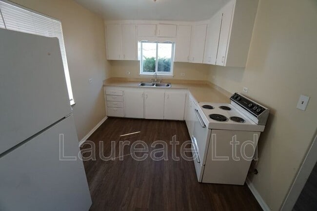 Building Photo - 2202 S Cherokee St