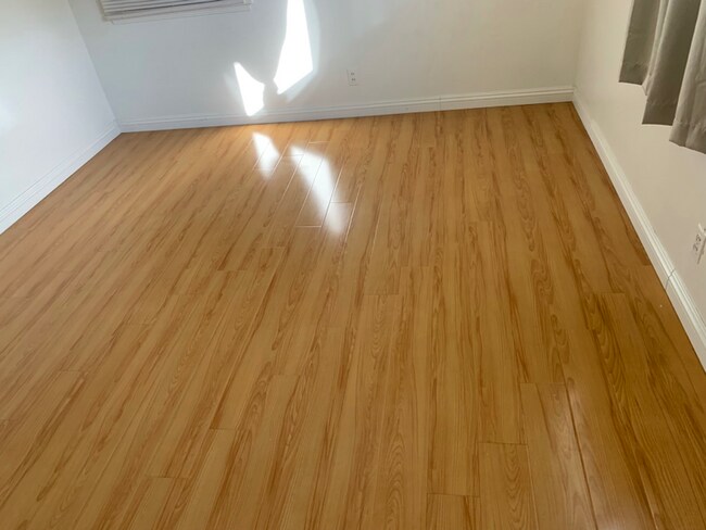 Foto del edificio - 343 W Lomita Ave