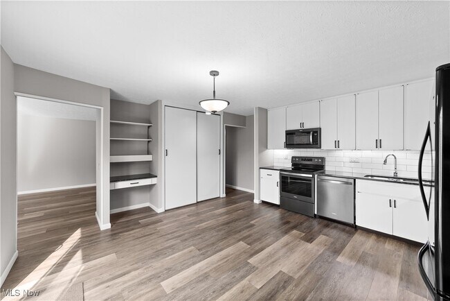 Foto del edificio - 11016 Eastwind Ct