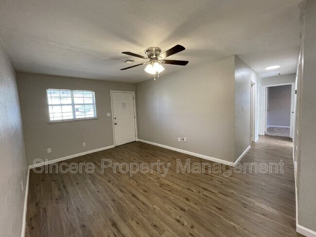 Building Photo - 2813 N Nottingham Way