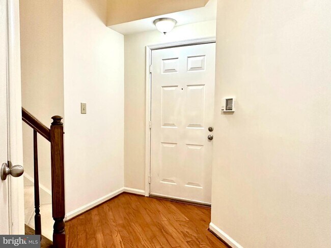 Foto del edificio - 2111 Highcourt Ln