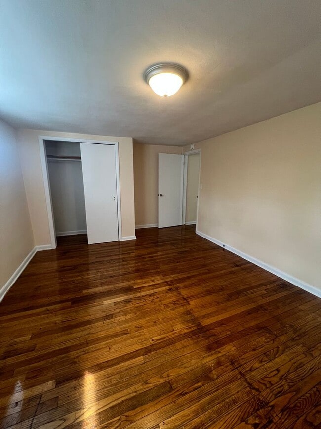 Foto del edificio - Large 2 Bed/1 Bath Single Family Home - $1...