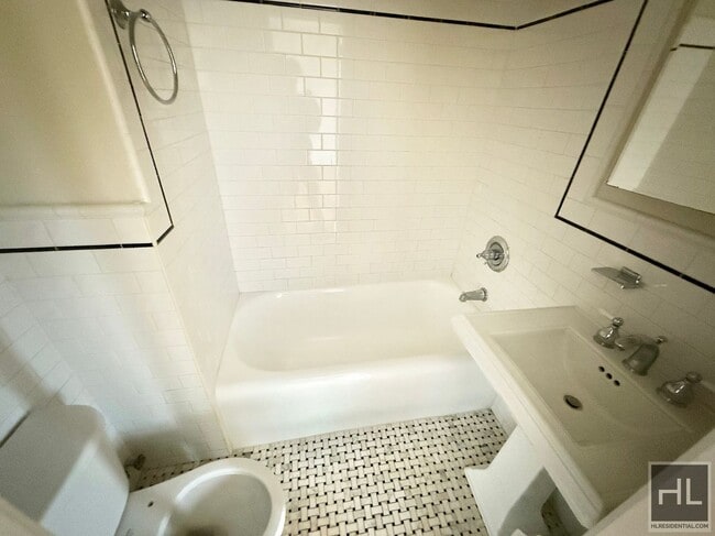 Building Photo - SECOND AVENUE