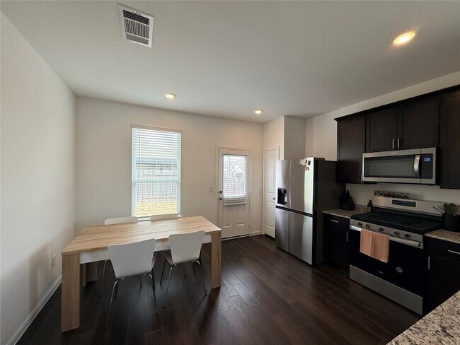 Foto del edificio - 17802 Plow Horse Ln