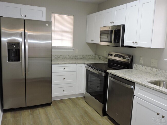 Building Photo - 2322 Shoal Creek Dr