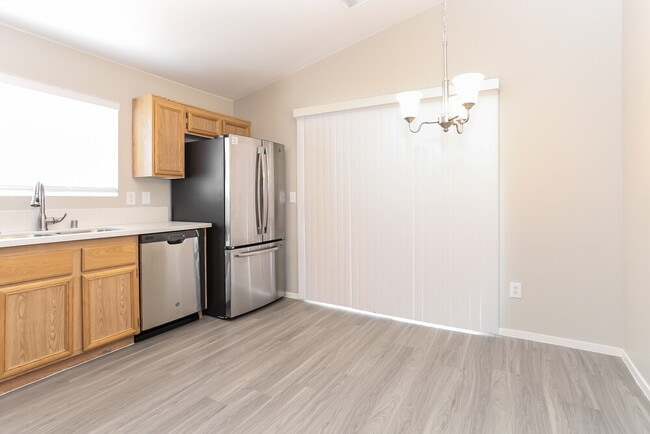 Foto del edificio - 4037 Sweet Surrender Ct