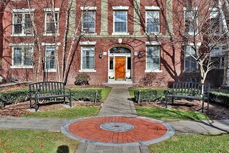 Building Photo - 141 Beaconsfield Rd