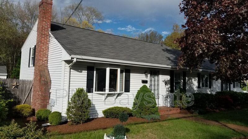 Primary Photo - 648 Middle St