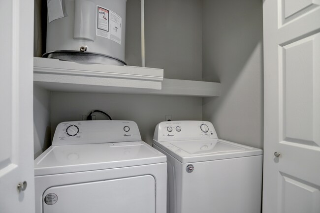 The Brookshire Full Size Washer and Dryer - The Club at Stablechase