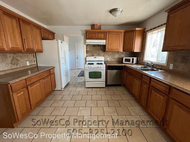 Building Photo - 3 br, 1.5 bath House - 6110 US 64