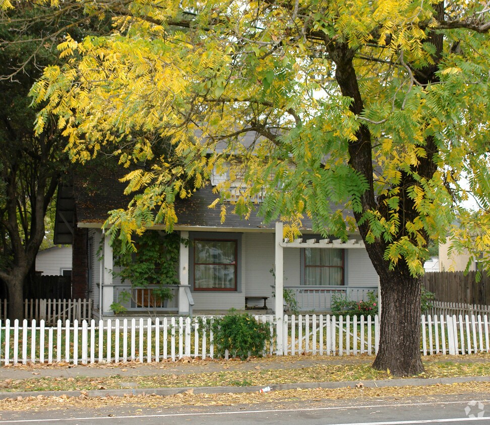 Foto del edificio - 719 North St