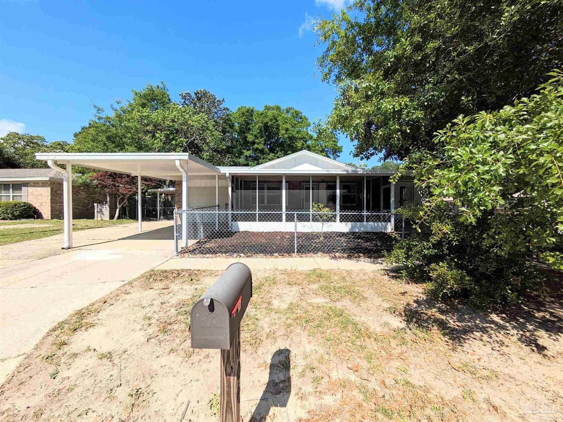 Foto principal - 7004 Balboa Dr