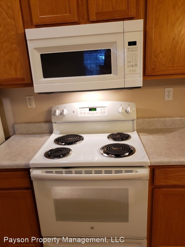 Building Photo - 2 br, 1 bath House - 1501 N Beeline Hwy, #59