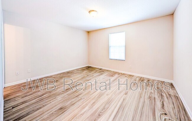 Building Photo - 8511 McGirts Village Ln