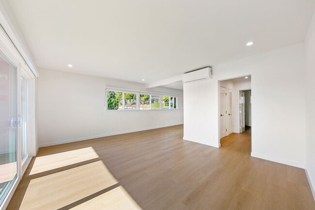 Interior Photo - Empire at San Vicente